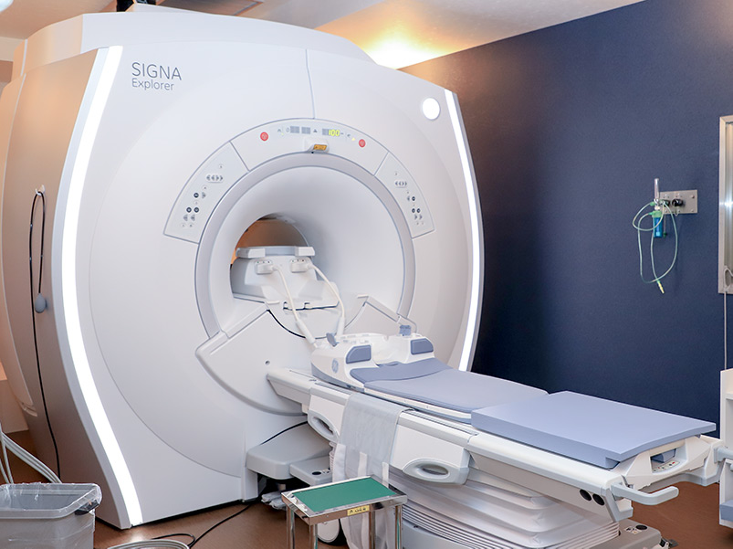 MRI（磁気共鳴断層撮影装置）